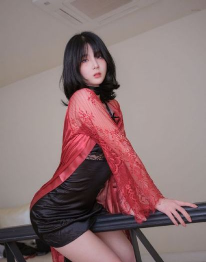 皇帝开亲生公主的花苞h动漫