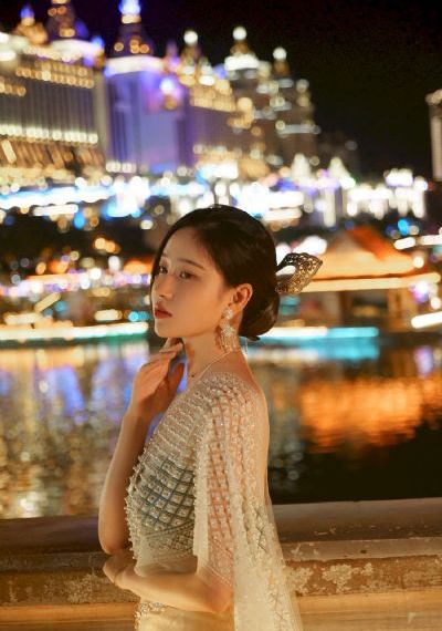 芳芳郁金香